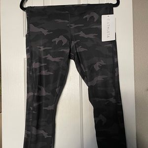 Athleta Ultimate Camo 7/8 tight